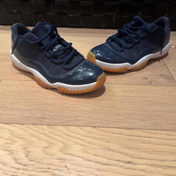 jordan 11 Low Navy Gum size 11.5